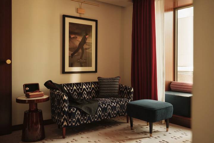 Room 13 of 40