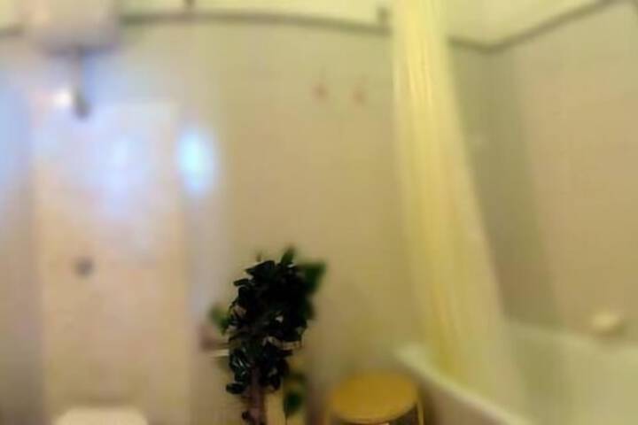 Room 16 of 38