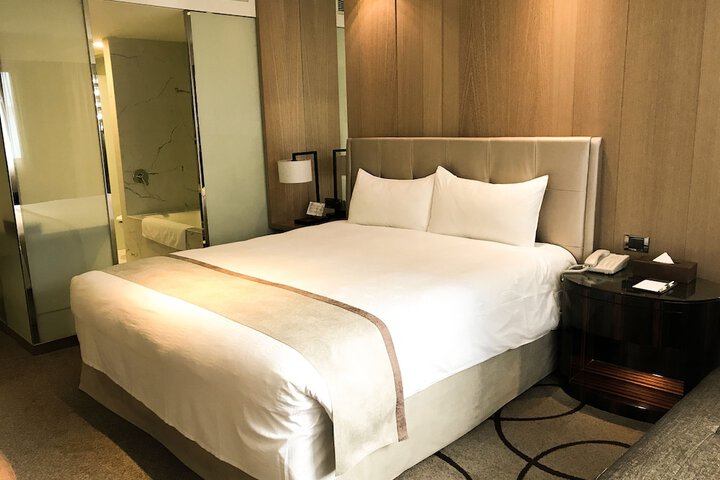 Room 17 of 93