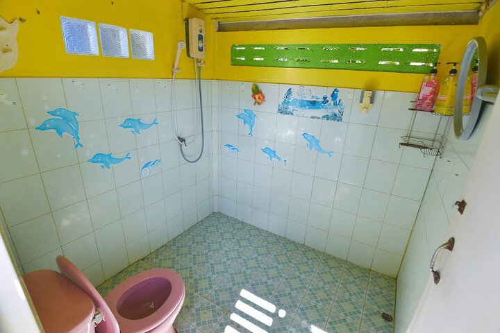 Room 15 of 38