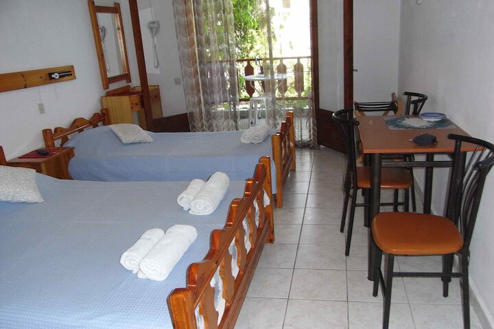 Room 16 of 32