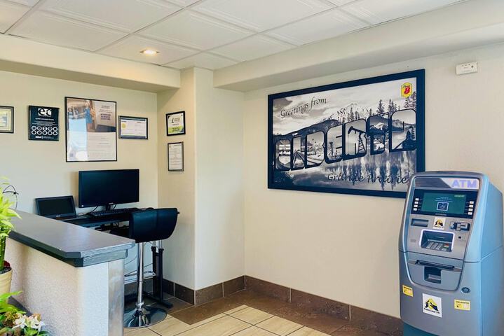 Business Center 67 of 70