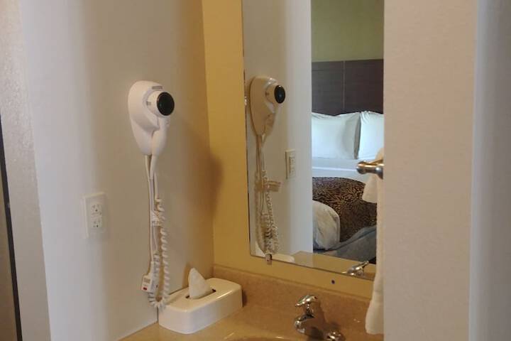 Room 6 of 35