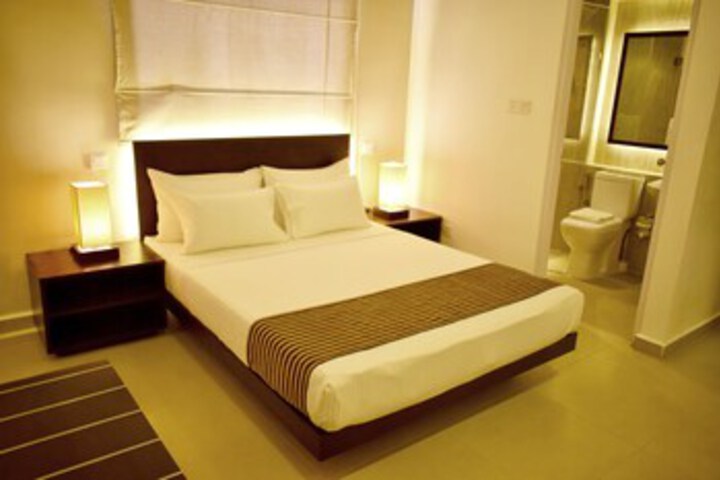 Room 8 of 32