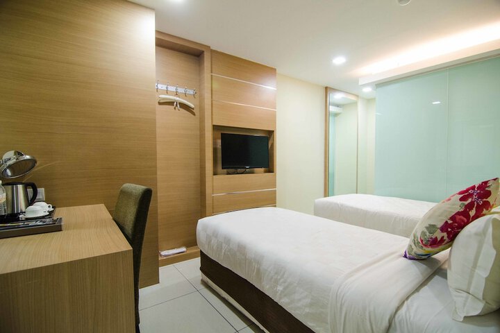 Room 12 of 39