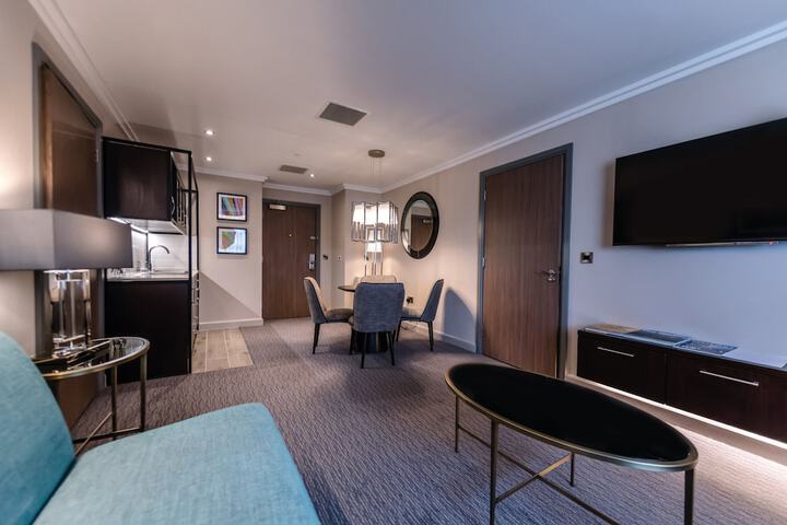 Room 4 of 155
