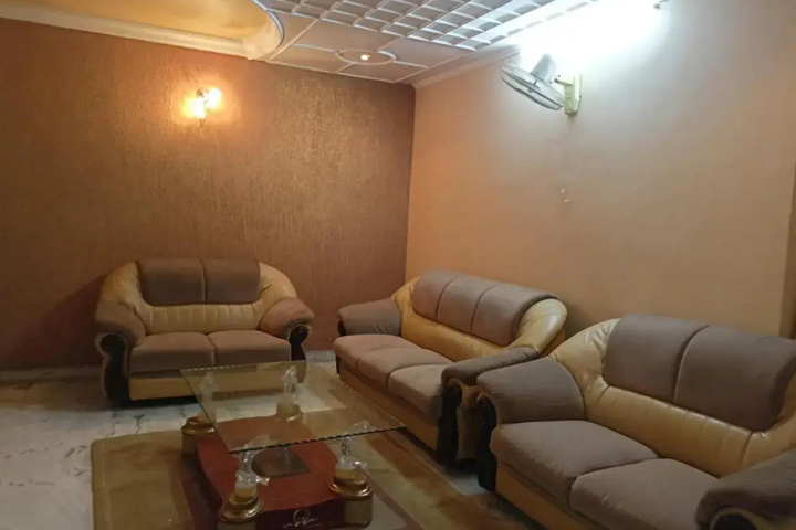 Room 6 of 11