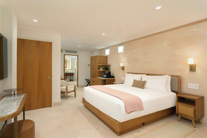 Room 22 of 62
