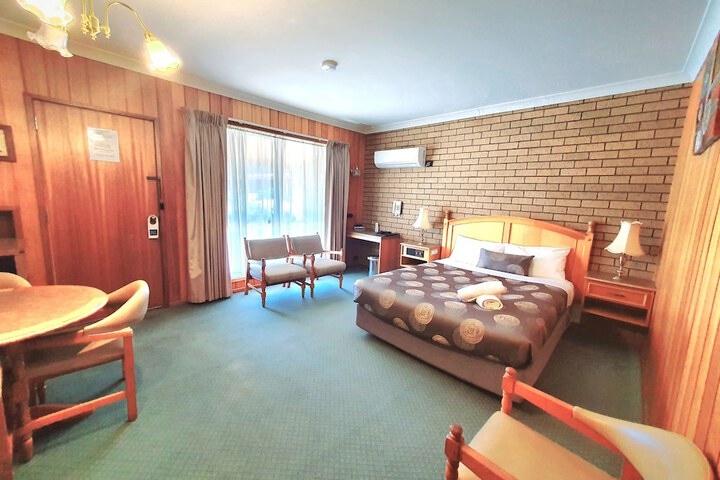 Room 15 of 51