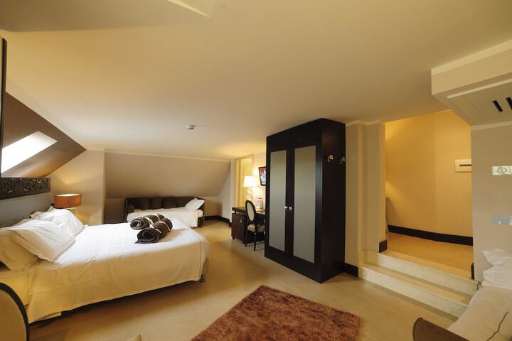 Room 16 of 186