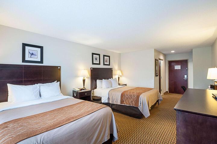 2 Queen Beds (8 of 8)