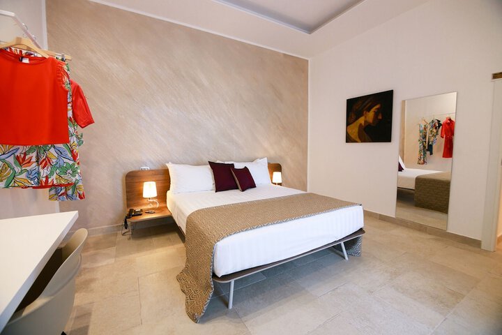 Room 6 of 64