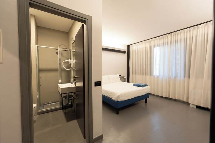 Room 30 of 74