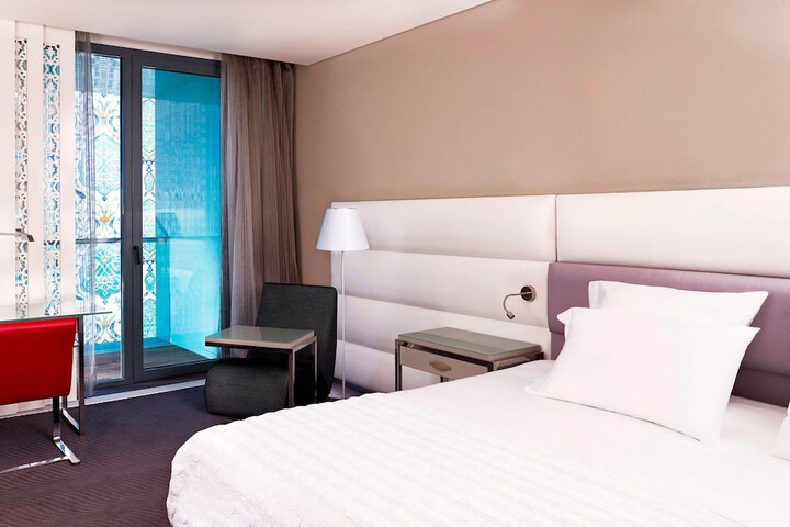 Room 12 of 70