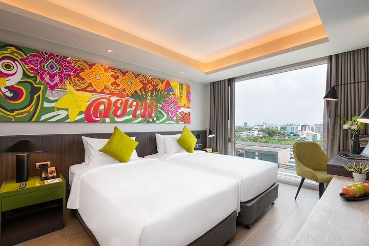 Room 45 of 190