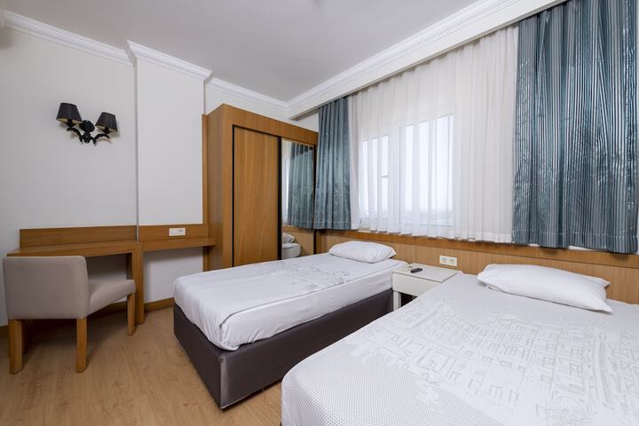 Room 14 of 82