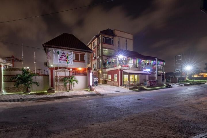 Amazing Grace Hotel & Suites