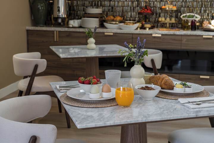 Breakfast/Coffee Service 18 of 25