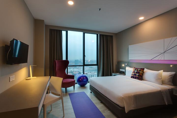 Room 13 of 86