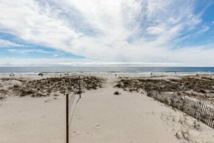 Beach 26 of 84