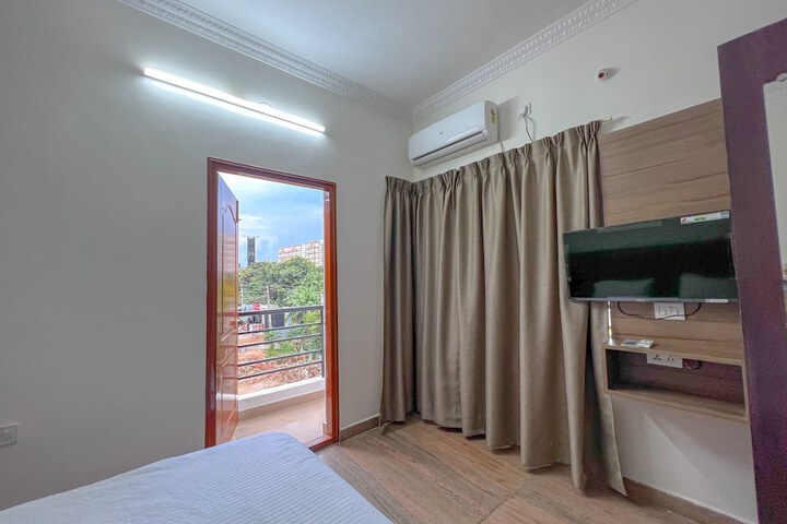 Room 35 of 76