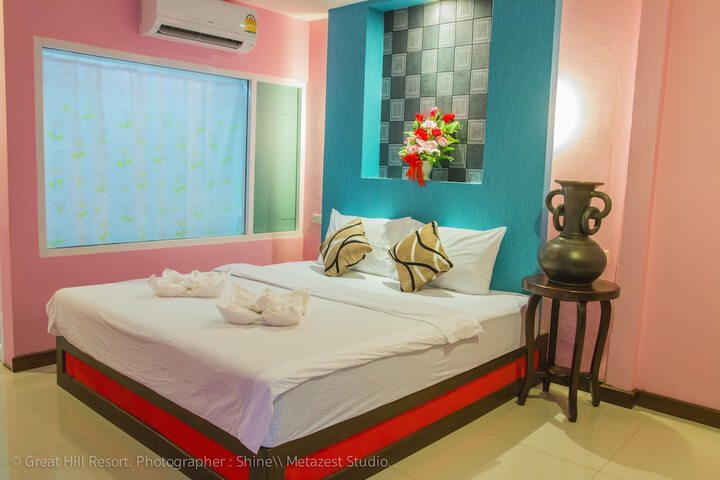 Room 13 of 48