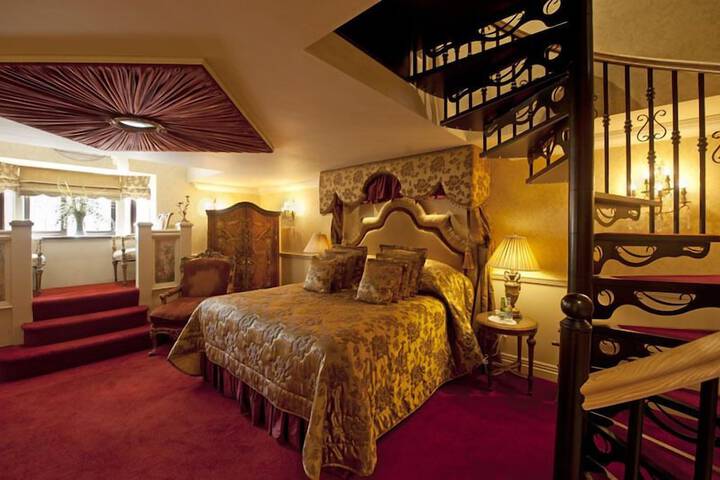 Room 20 of 157
