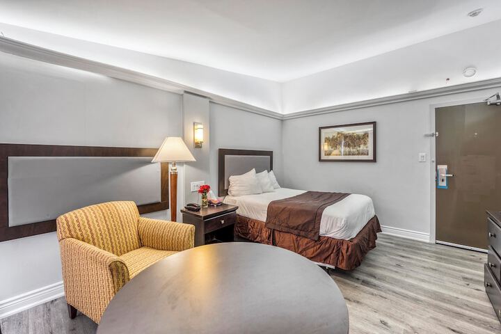 Room 18 of 44