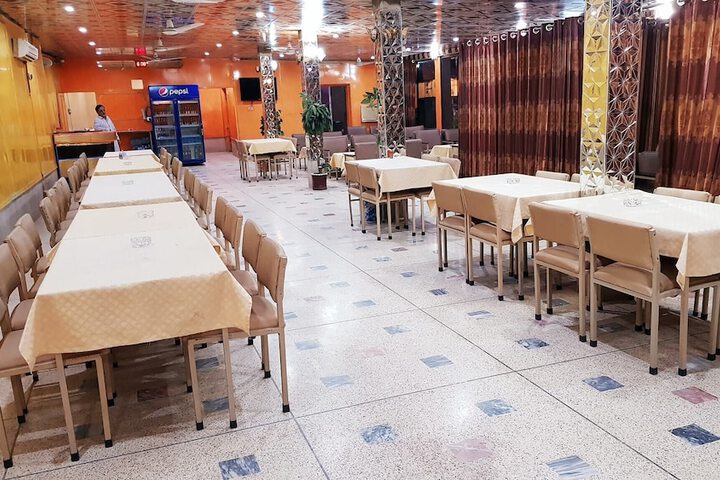 Dining 4 of 14