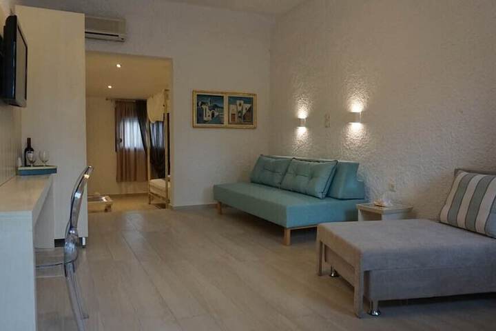 Room 5 of 44