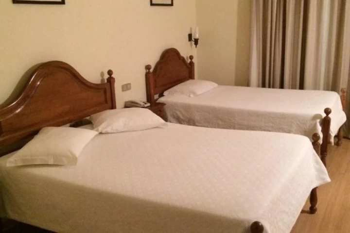 Room 5 of 17