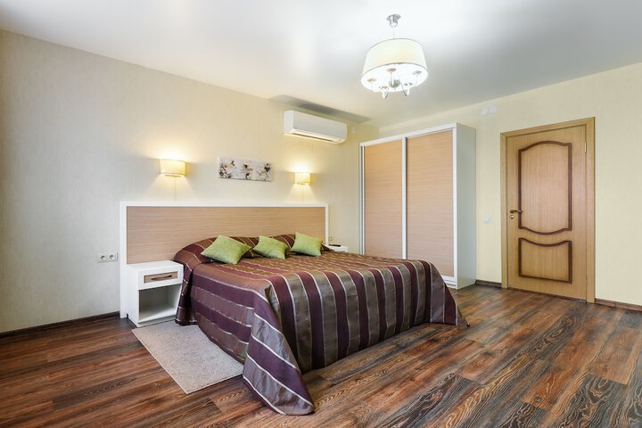 Room 2 of 74