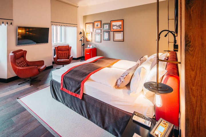 Room 12 of 61