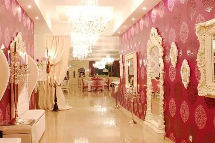Room 8 of 27