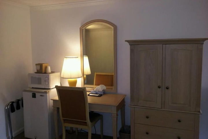 Room 16 of 60