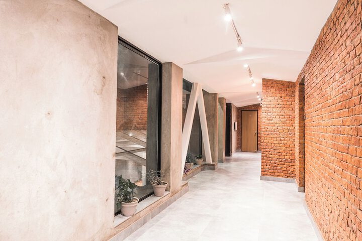 Room 10 of 40
