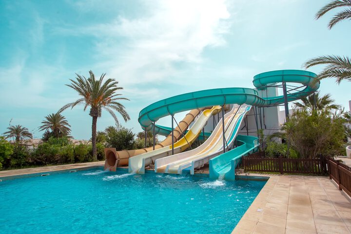 Hotel Pool