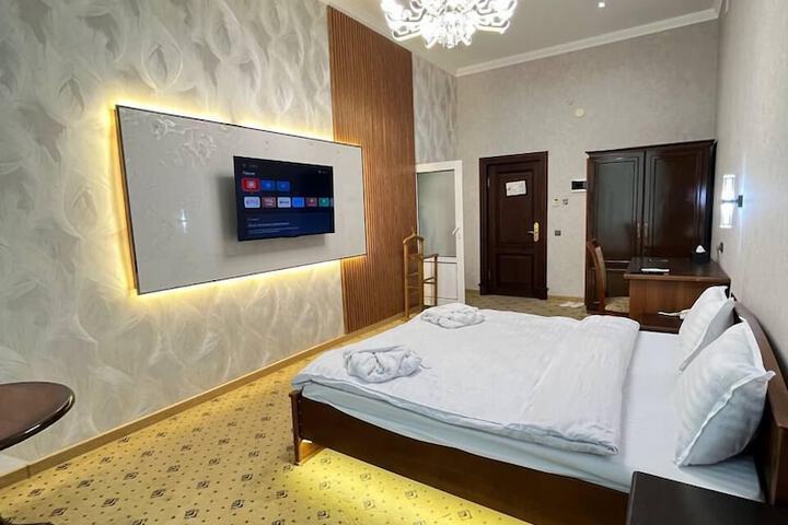 Room 15 of 34