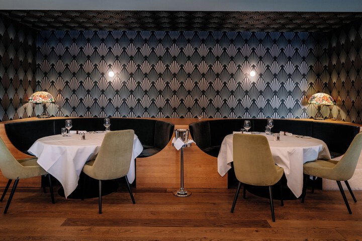 Dining 56 of 98