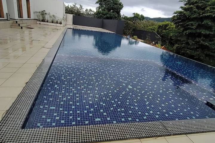Pool 39 of 91