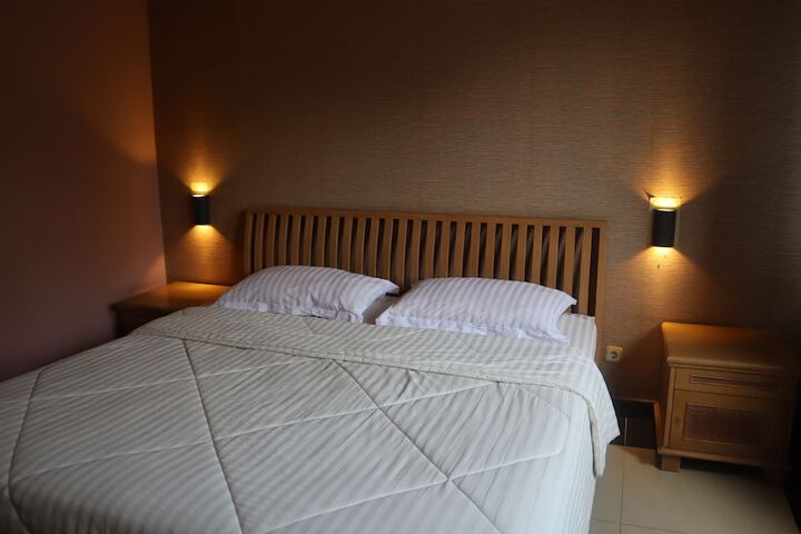 Room 7 of 15