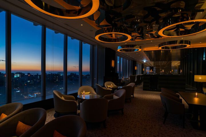 Lounge 109 of 130