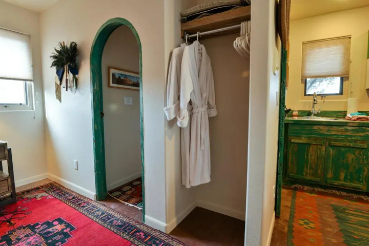 Room 5 of 12