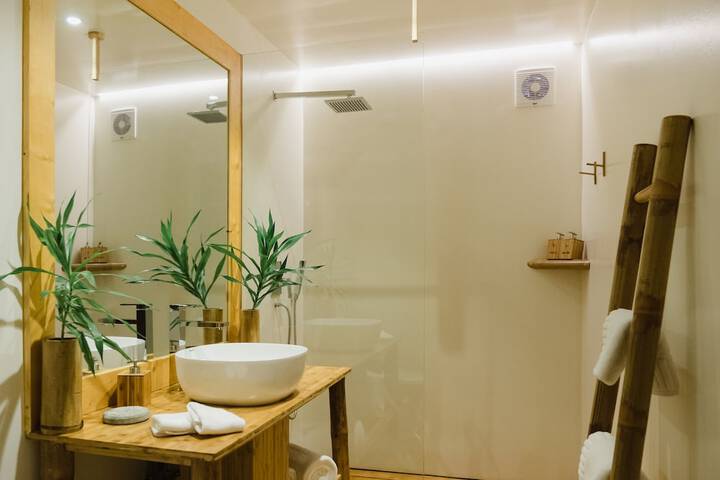 Room 16 of 23
