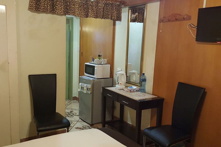 Room 9 of 38