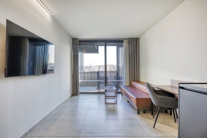 Room 26 of 150
