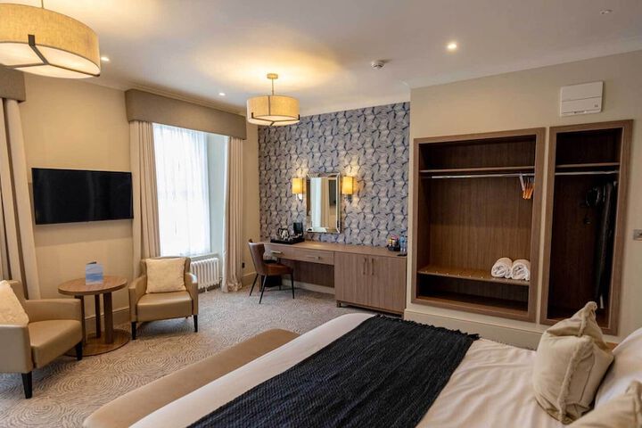 Room 15 of 50