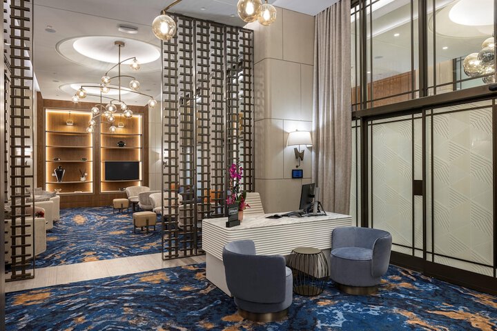Lounge 193 of 207