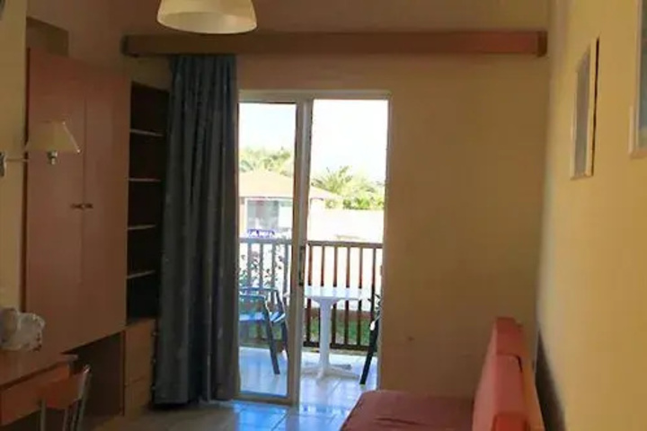Room 2 of 9