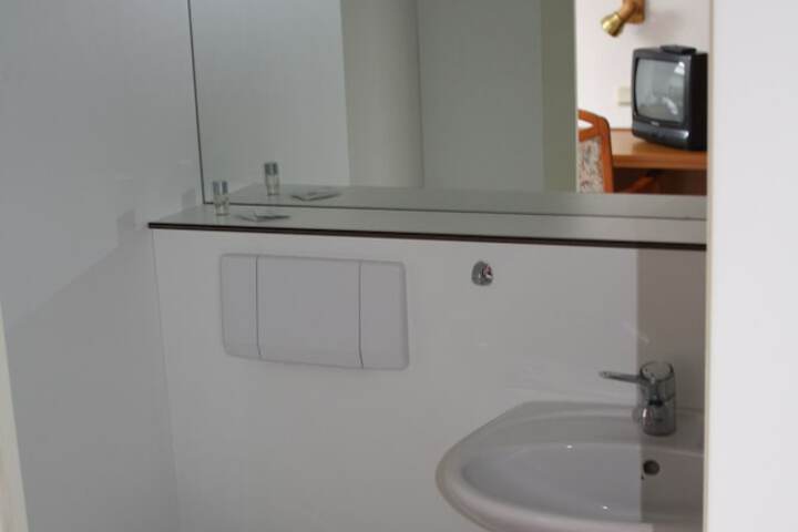 Room 15 of 29